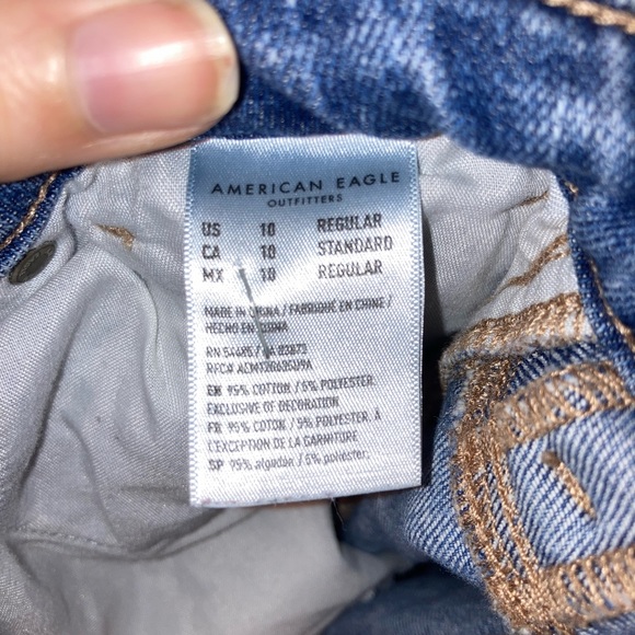 Love these jeans! Size 10 mom jeans from American Eagle (fit more like 6/8) - Picture 5 of 5